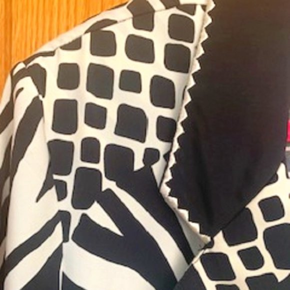 Maggie Sweet Blazer Jacket White & Black Animal Print 2 Button-Front Sz: L - Picture 3 of 6
